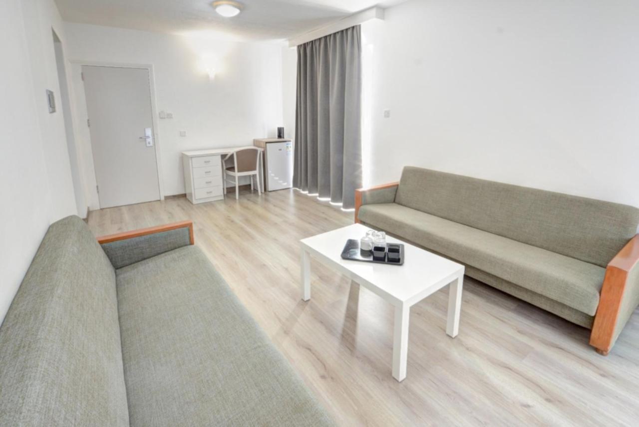 Barbara Hotel Apts Ayia Napa Esterno foto