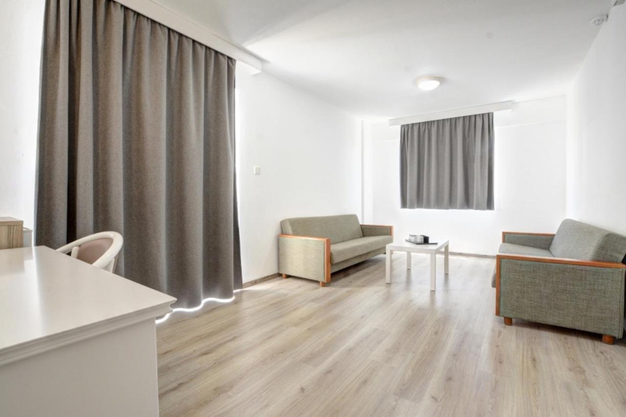 Barbara Hotel Apts Ayia Napa Esterno foto