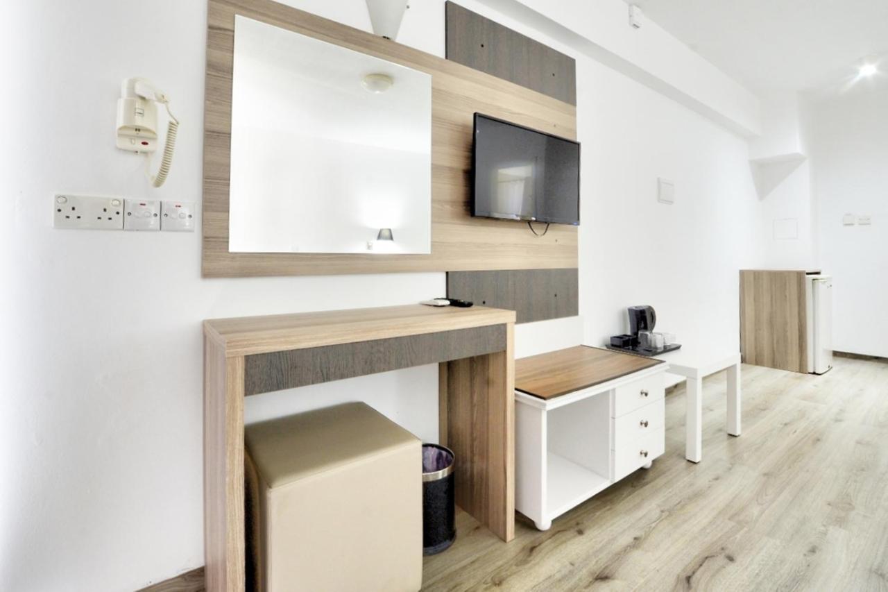 Barbara Hotel Apts Ayia Napa Esterno foto